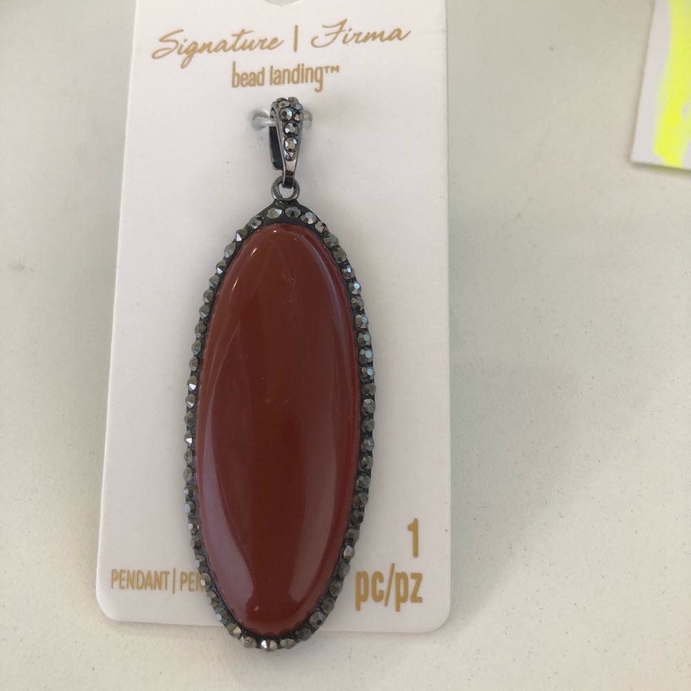 Beautiful Pendant - Picture 4 of 7